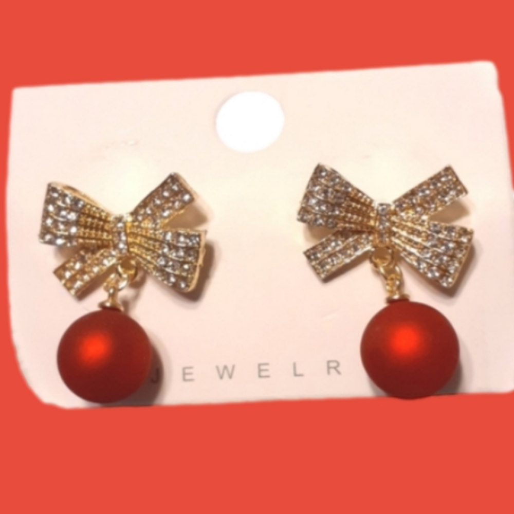 NWT- A GIFT??
